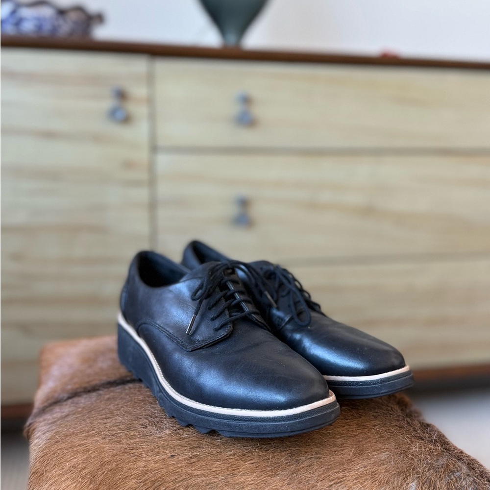 Clarks Black Leather Women's Loafers